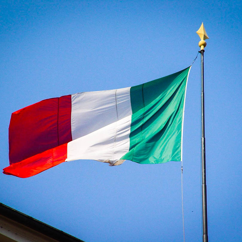 História e significado da bandeira da Itália historia da italia